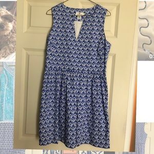 Vineyard Vines blue and white dress